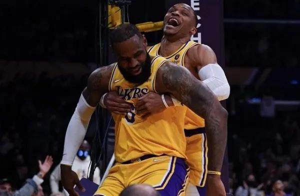 五大联赛直播-【观点】感冒加速老化 詹姆斯该向韦少学习做出牺牲