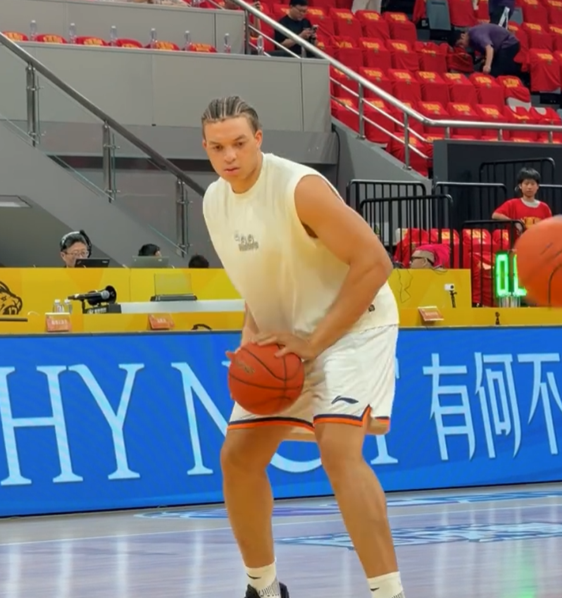 NBA直播-广厦G4压力山大!洛夫顿进大名单已能顺畅投篮,桑普森继续缺席!